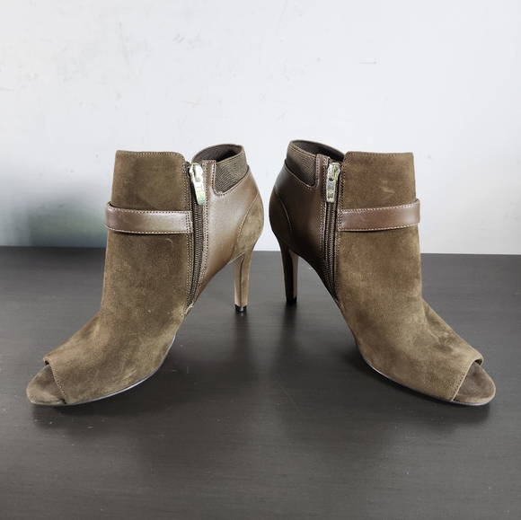 Marc Fisher Olive Green Brown Suede  Stilletto Open Toe Ankle Booties S 7M NWOB - Picture 3 of 9